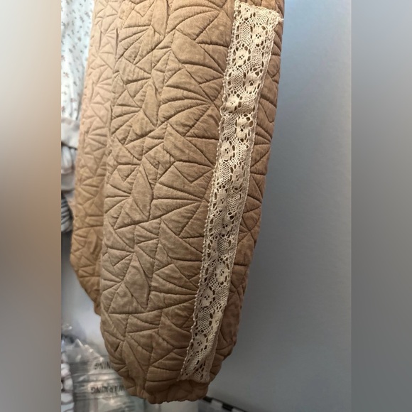 POL Tan Quilted Joggers SMALL - Picture 6 of 10